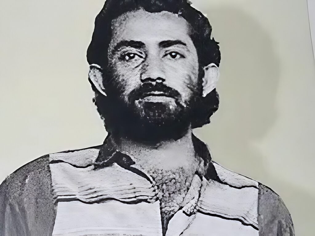 বাতাসে লাশের গন্ধ – রুদ্র মুহাম্মদ শহীদুল্লাহ